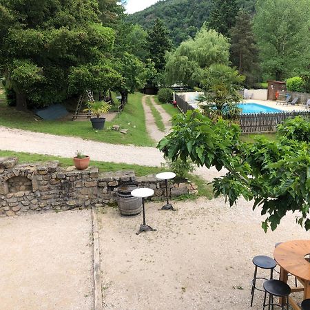 Camping Les Berges Du Doux Colombier-le-Vieux Екстериор снимка