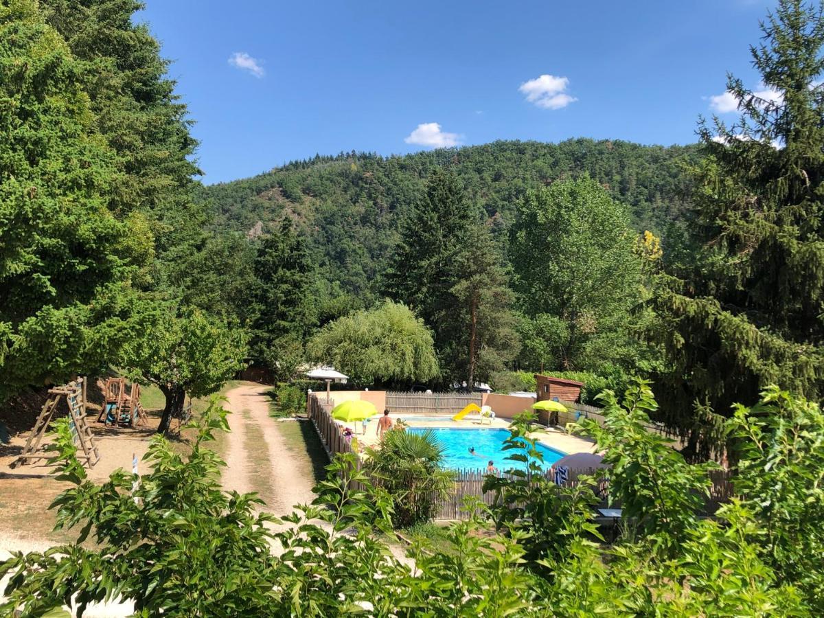 Camping Les Berges Du Doux Colombier-le-Vieux Екстериор снимка